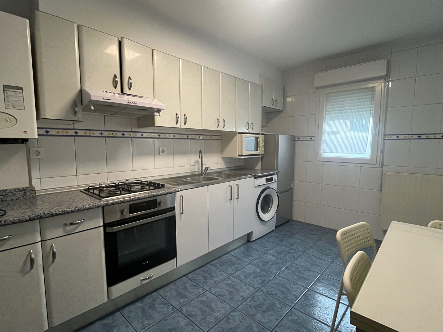 Photo TROIS PIECES MEUBLE de 70 m2 image 2/5