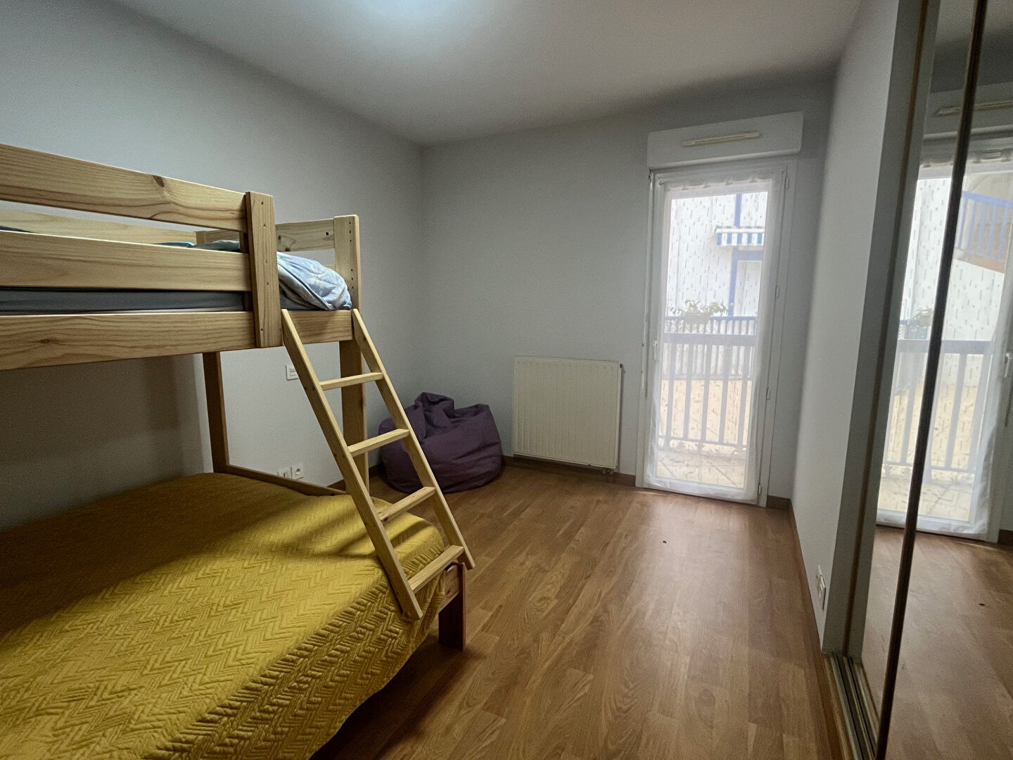 Photo TROIS PIECES MEUBLE de 70 m2 image 4/5