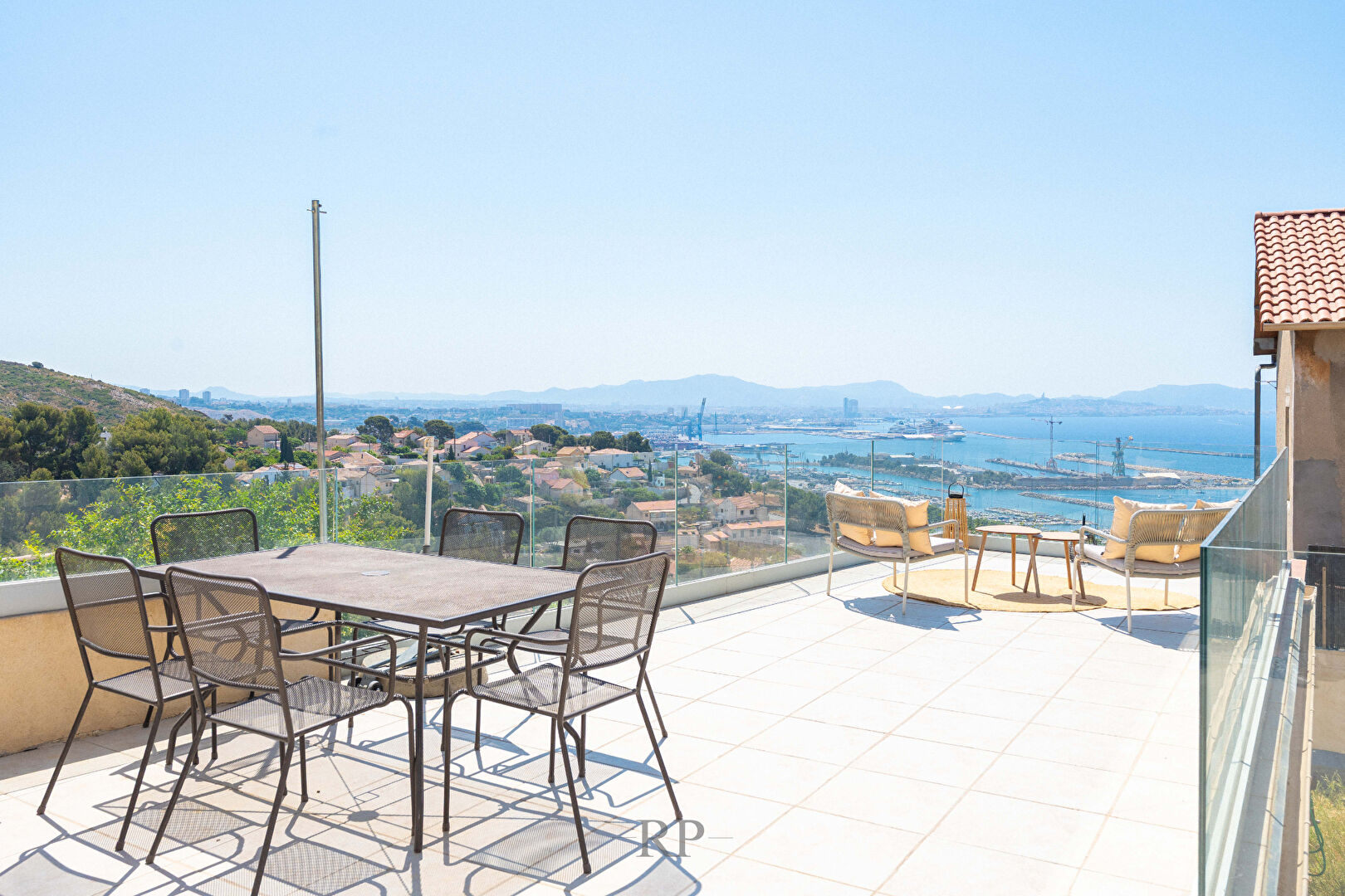 Photo Maison avec terrasse, jardin et vue mer - L'Estaque / Marseille 16 image 2/6