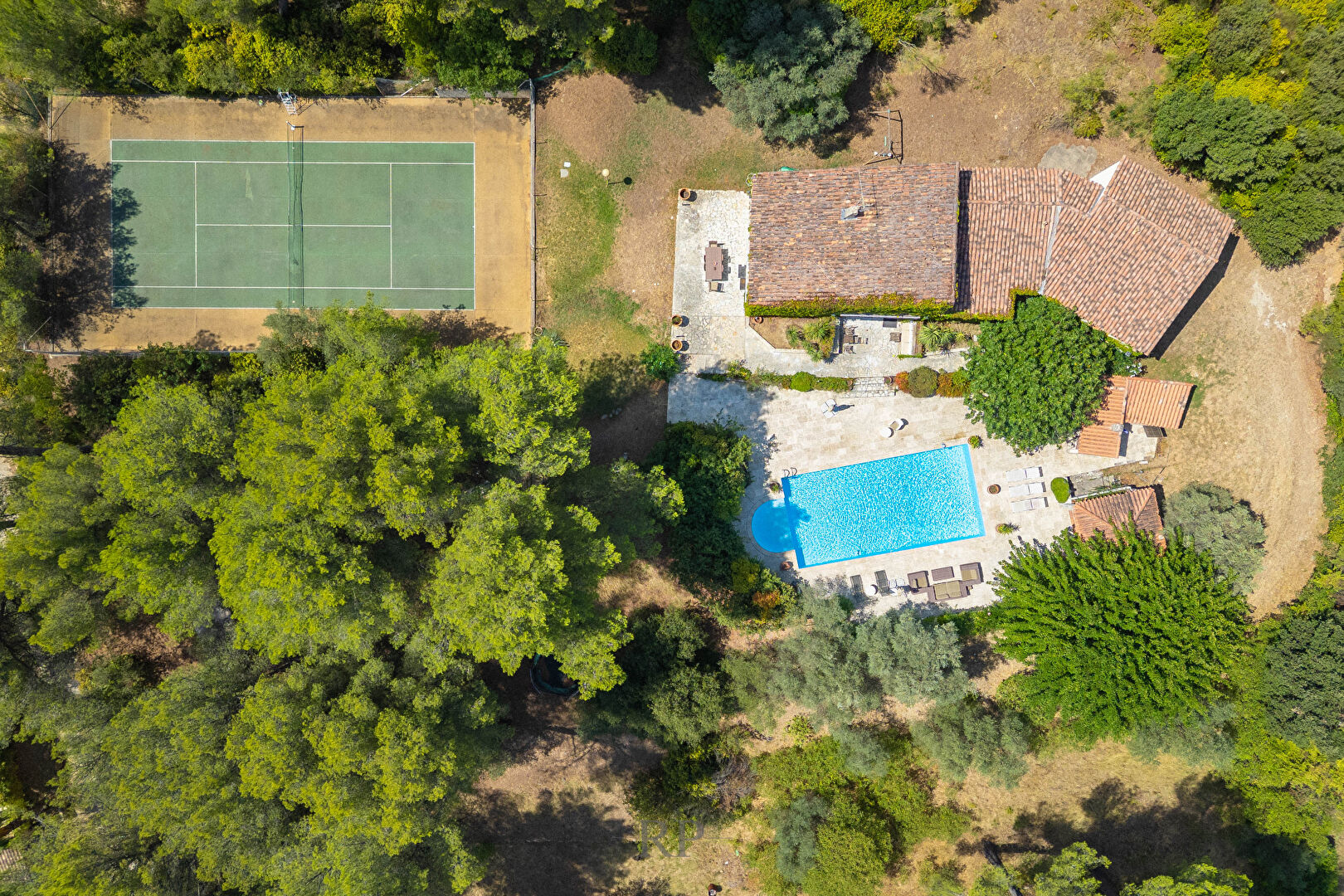 Villa Aubagne 8 pièce(s) 280 m2, calme, piscine, tennis