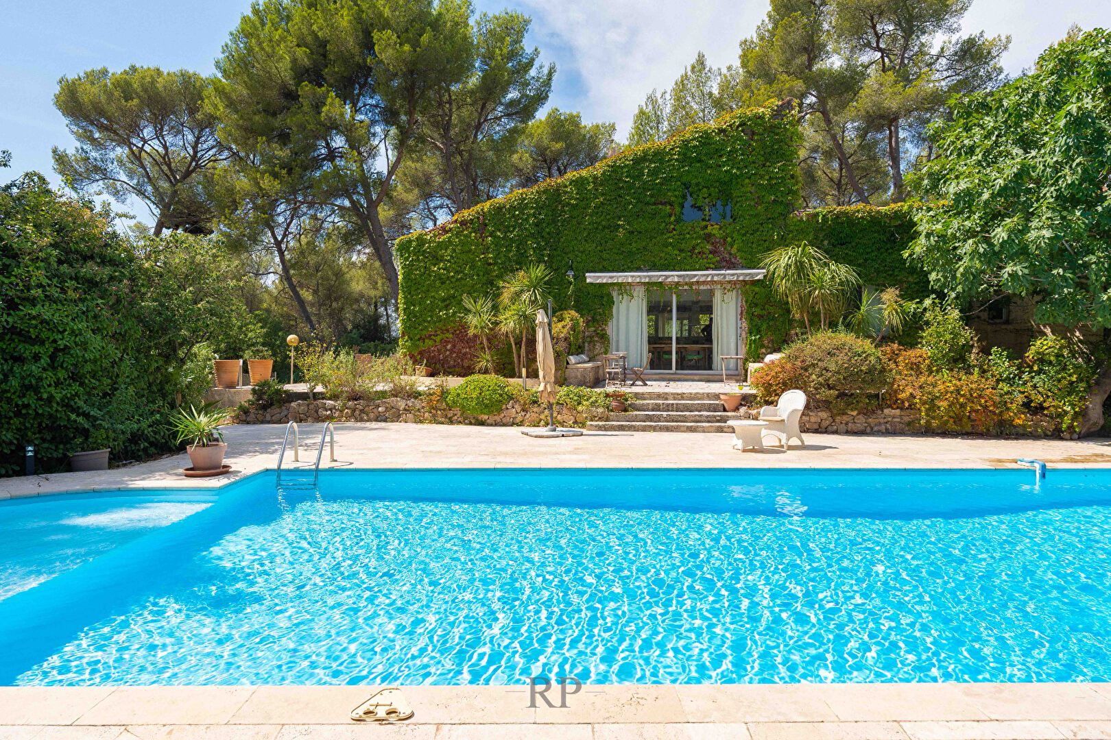 Photo Villa Aubagne 8 pièce(s) 280 m2, calme, piscine, tennis image 5/6