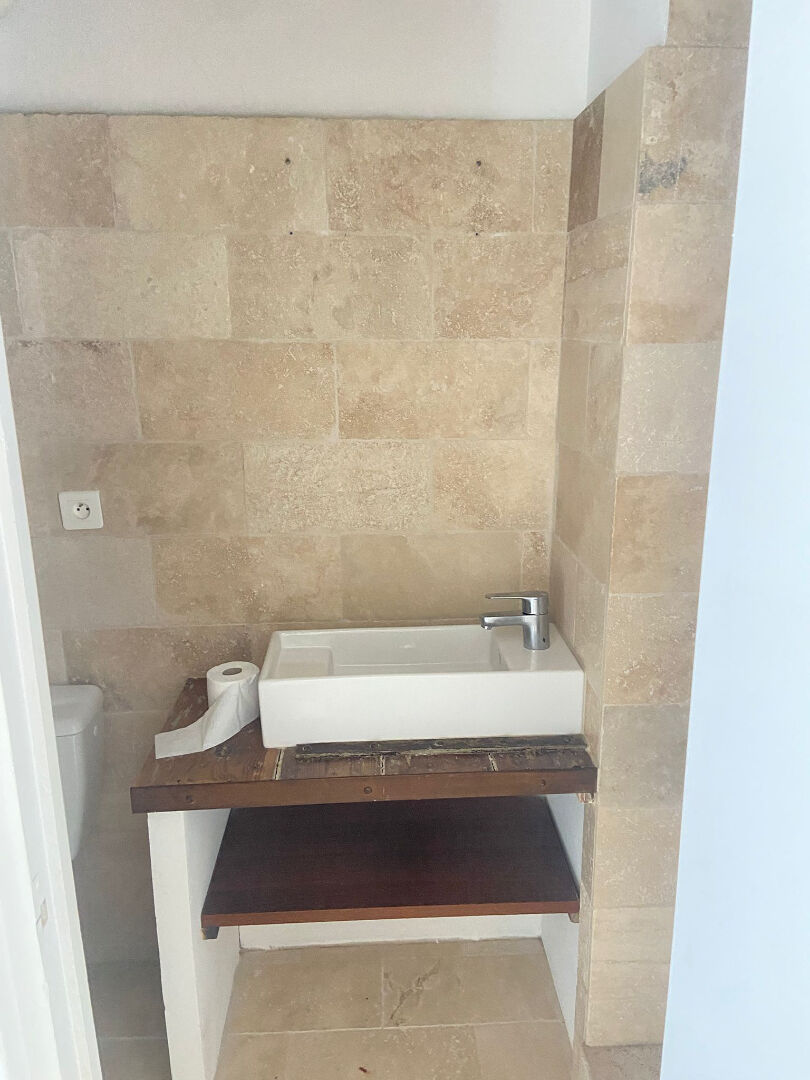 Photo STUDIO DE CHARME EN PLEIN COEUR DE LOURMARIN image 5/5