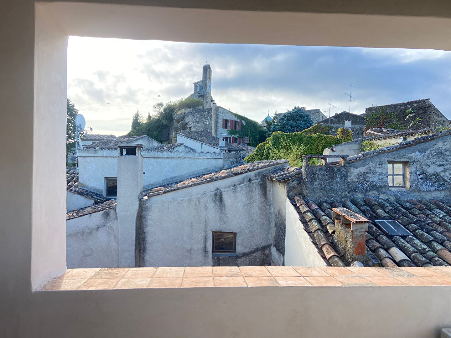 Photo Duplex avec toit- terrasse Vue Château de Lourmarin image 3/4