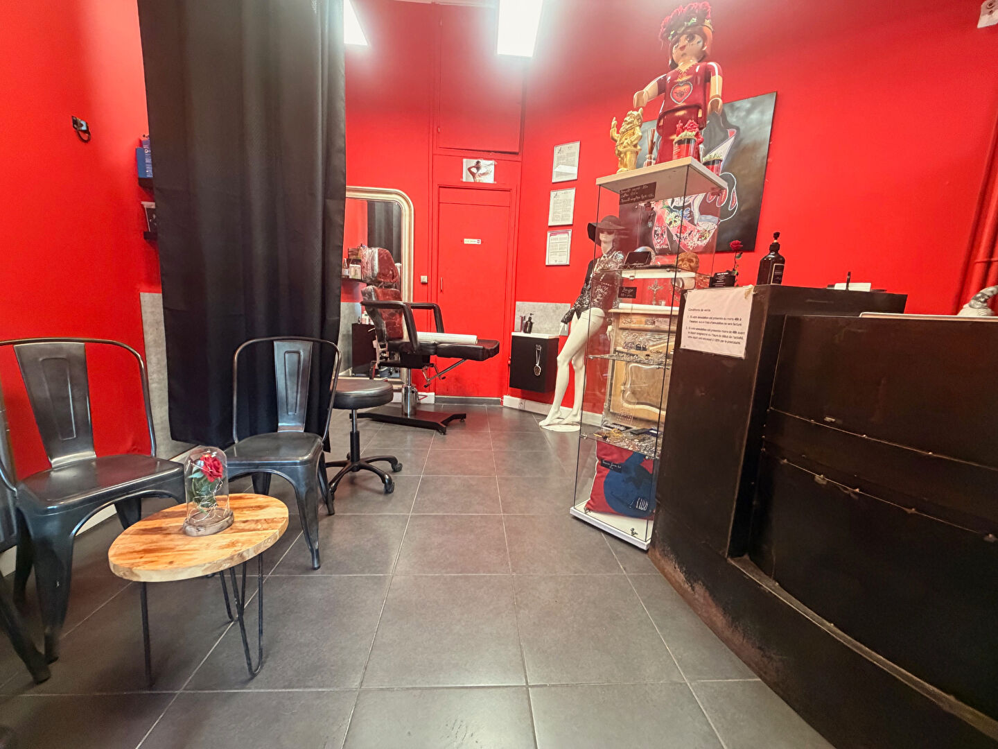 Photo Local commercial Place du 4 Septembre 13007 image 3/5