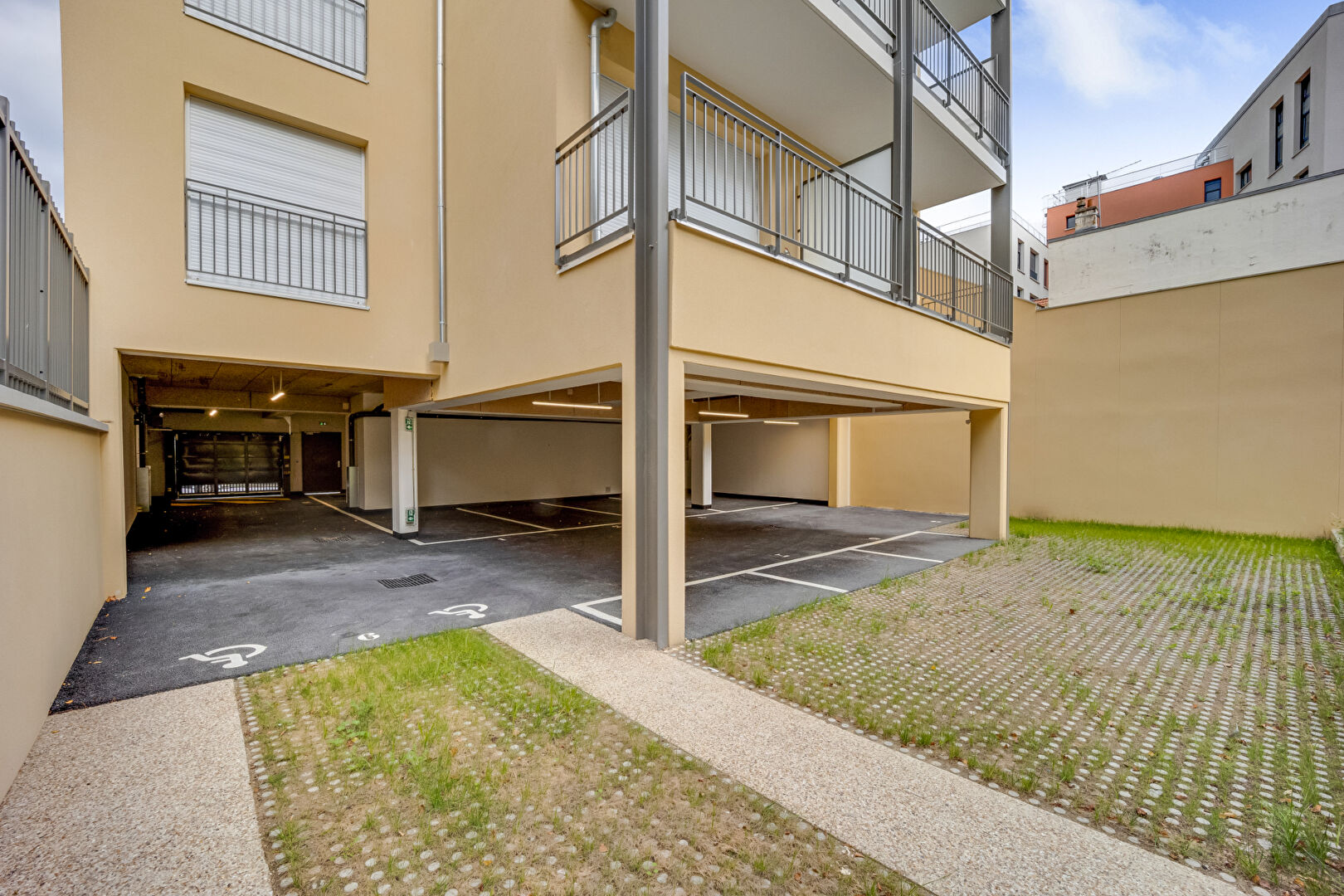 Photo T2 A LOUER  à Saint- Denis -  40 m2/ RUE DANIELLE CASANOVA image 2/6