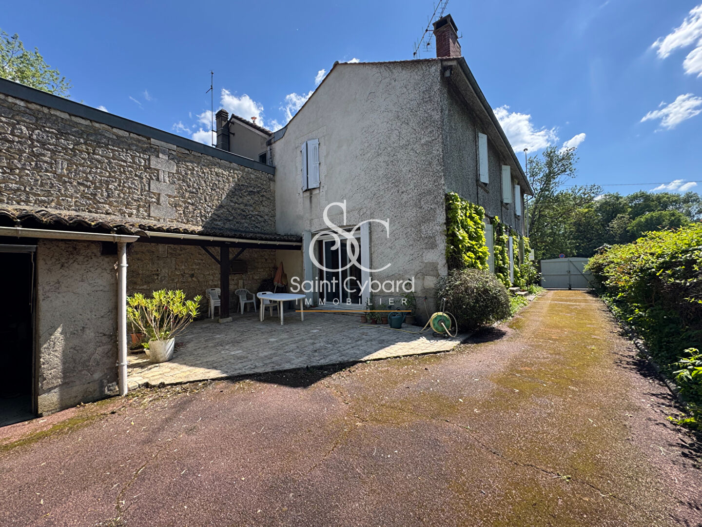 Agence immobilière de SAINT CYBARD IMMOBILIER Angouleme - SAINT CYBARD IMMOBILIER