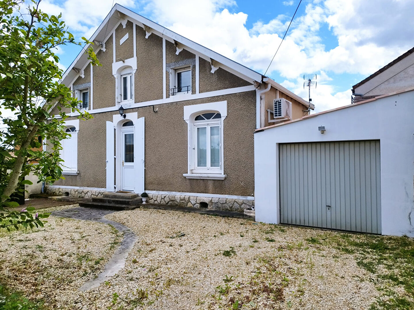 Agence immobilière de SAINT CYBARD IMMOBILIER Angouleme - SAINT CYBARD IMMOBILIER