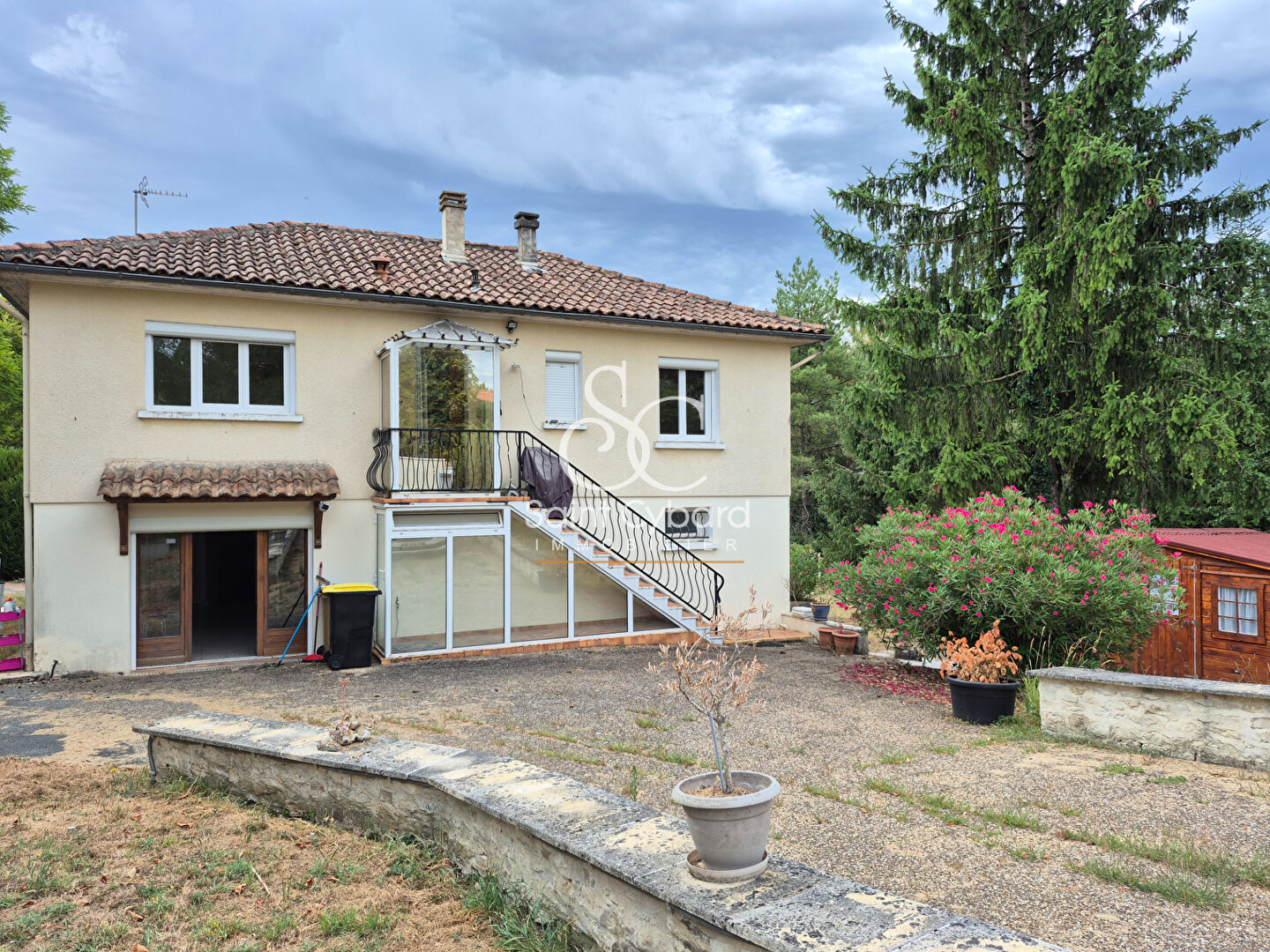 St Amant De Boixe - Maison 4 chambres 144 m2  environ