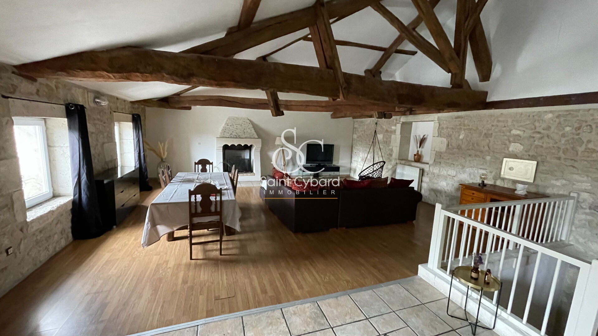 Photo Immeuble de rapport - 5 Appartements - 475m2 environ image 3/6