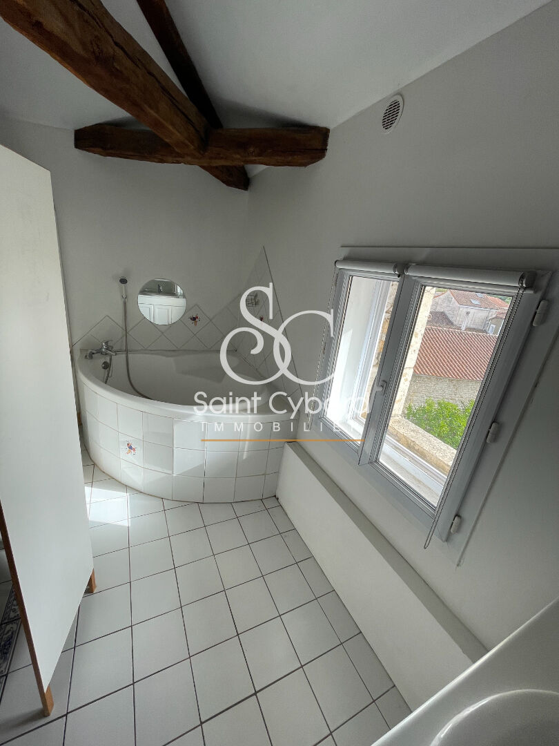 Photo Immeuble de rapport - 5 Appartements - 475m2 environ image 6/6