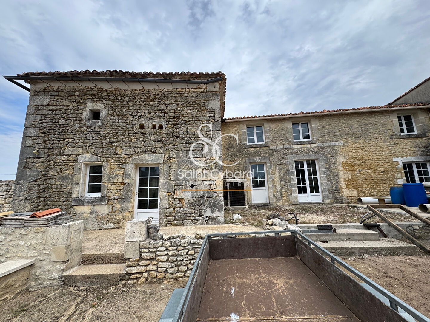 Photo Ensemble immobilier à réhabiliter - Possible 352 m²  habitables environ image 3/6