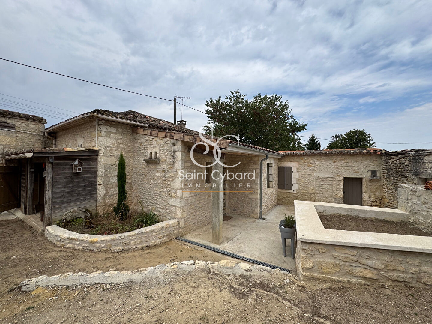 Photo Ensemble immobilier à réhabiliter - Possible 352 m²  habitables environ image 5/6