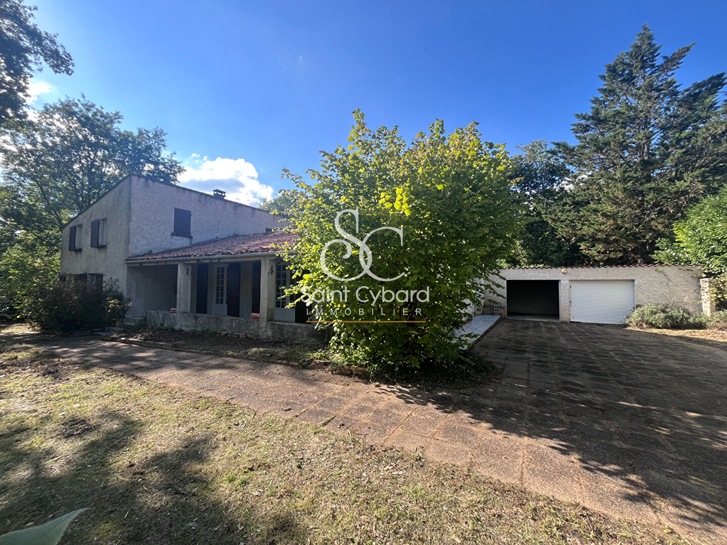 Photo Maison spacieuse à vendre à Puymoyen - 4 chambres et grand jardin ! image 2/6