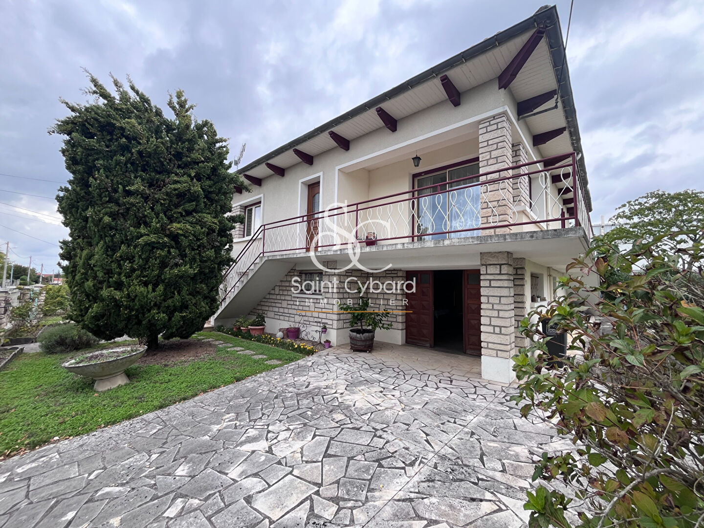 Maison sur sous-sol à vendre à Angoulême - 4 chambres et jardin