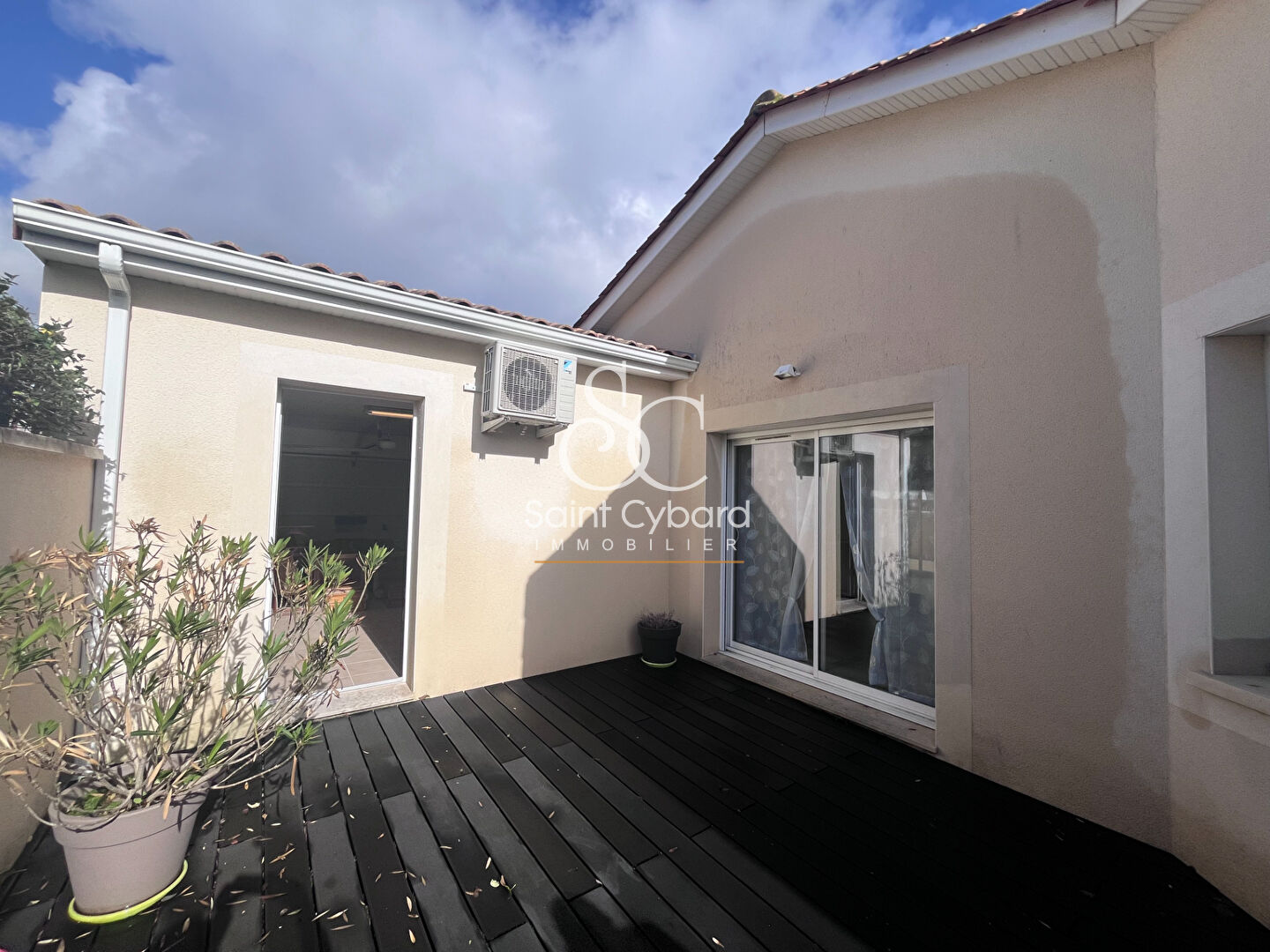 Photo Maison de plain pied à Vendre à La Couronne - 2 Chambres, 80 m² environ ! image 3/6