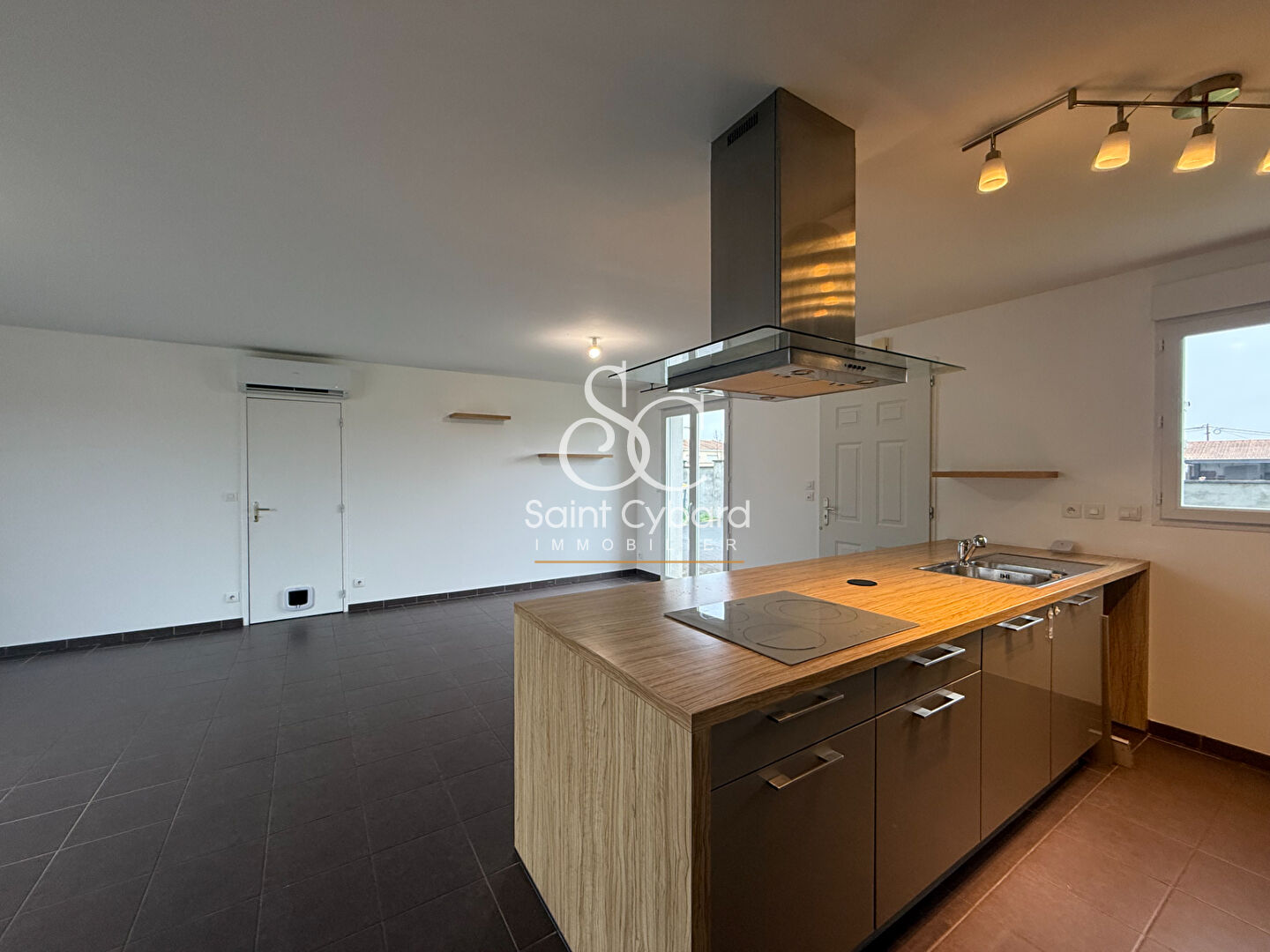 Photo Maison à louer VARS - 88m² - 3 chambres image 2/6