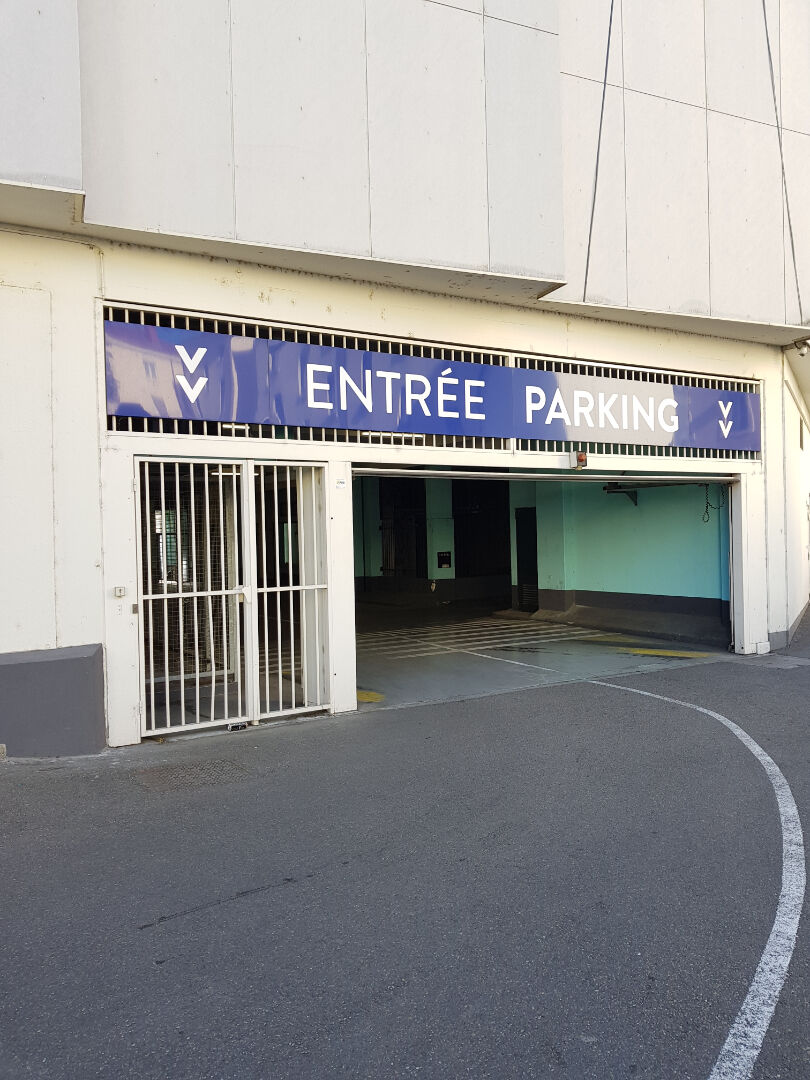 PARKING_RUE_MARSEILLE
