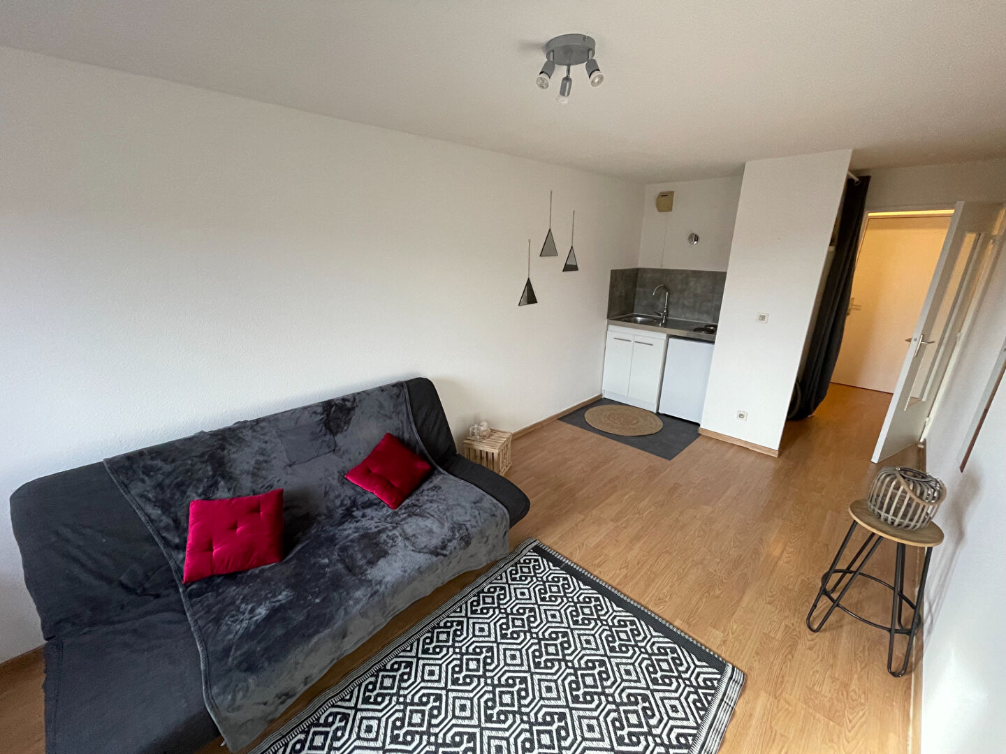 Coeur Pradettes - Idéal investisseur  - studio rénové - belle rentabilité