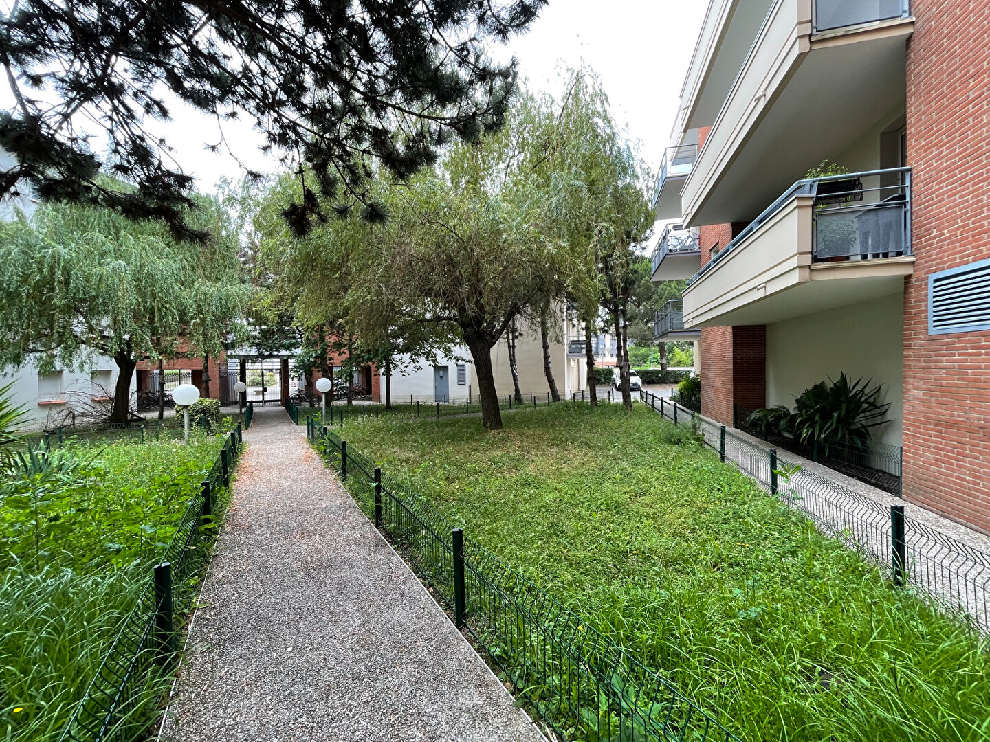 Appartement T1 au dernier étage, avec terrasse et parking à Blagnac