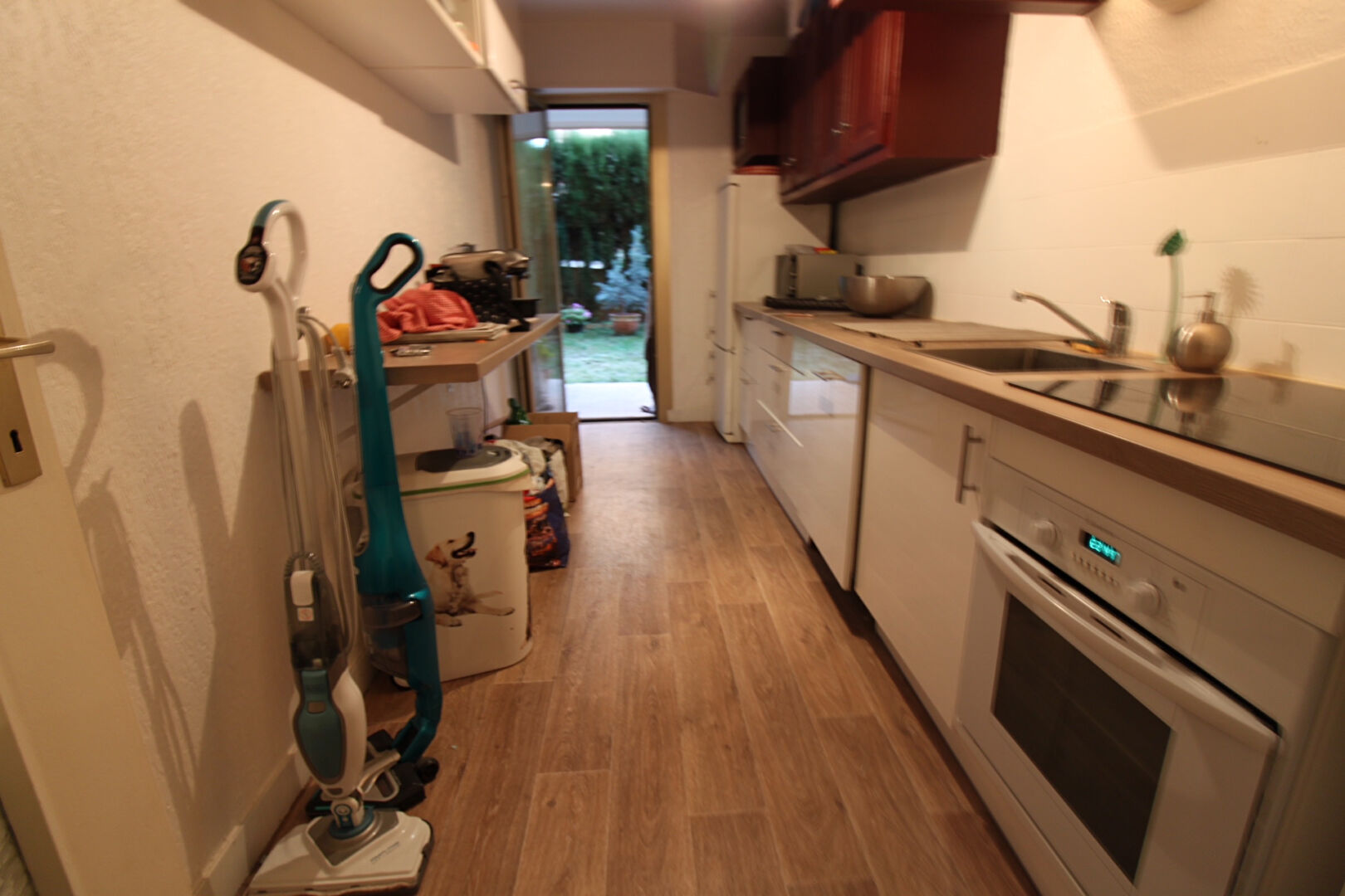 Photo Saint laurent Du Var F2 terrasse  jardin parking image 4/6