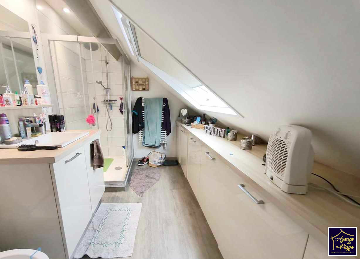 Photo Immeuble Calais bon état image 2/4