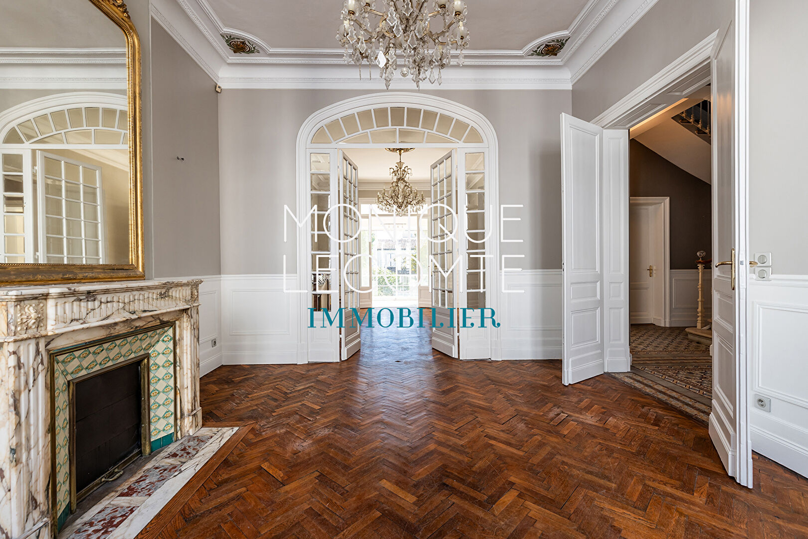 Bordeaux - Hôtel particulier 435m2 et dépendance 140m2-Jardin-Piscine -Garages