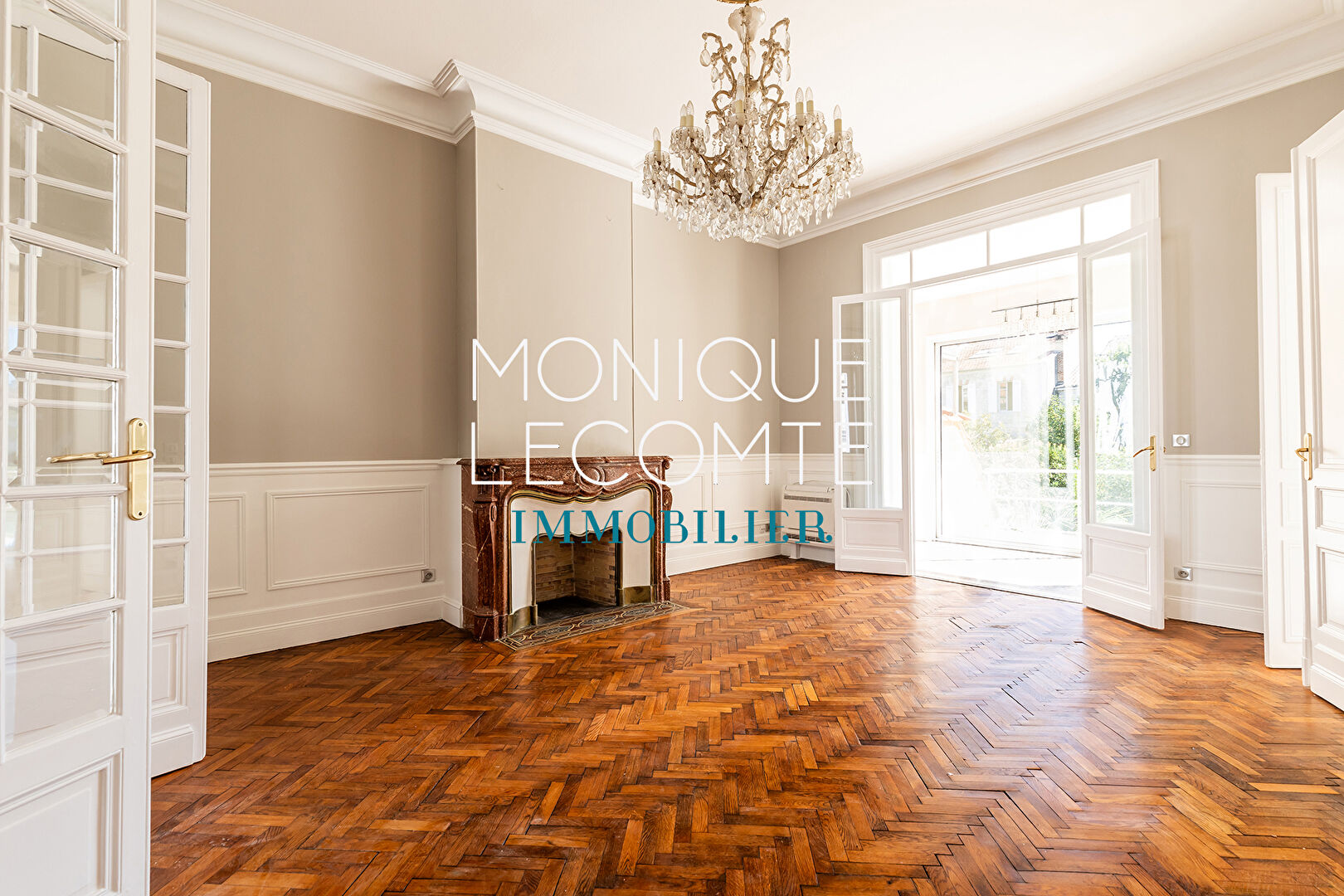 Photo Bordeaux - Hôtel particulier 435m2 et dépendance 140m2-Jardin-Piscine -Garages image 5/6