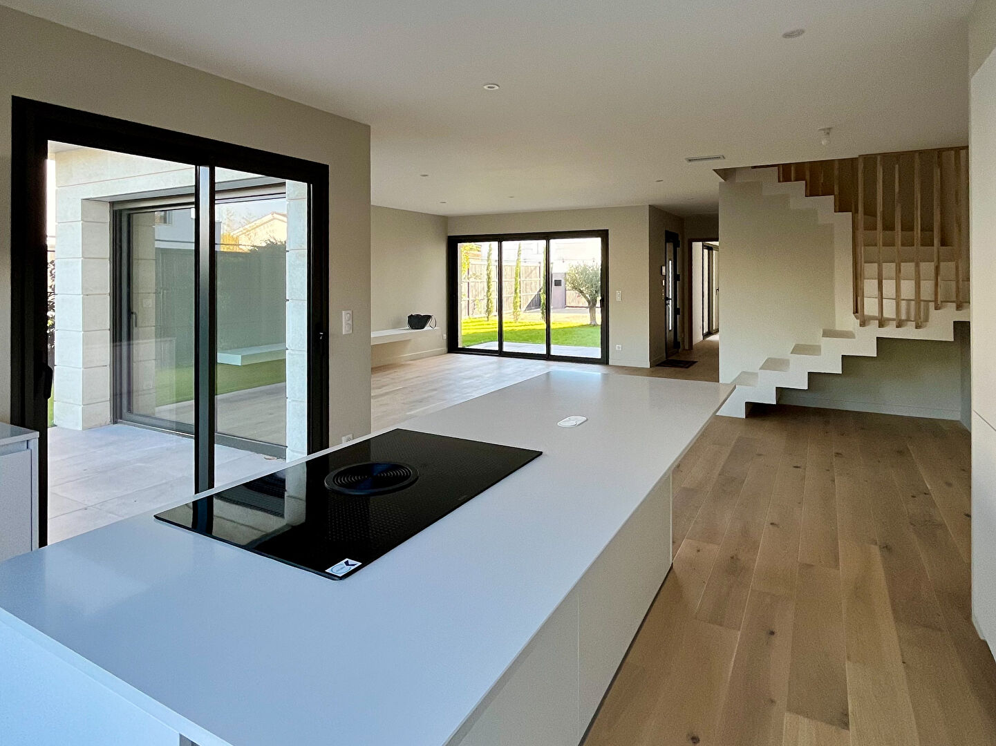 Photo Bruges centre- Maison d'Architecte 173 M2-- 4 chambres- Jardin - Piscine - Garage image 6/6