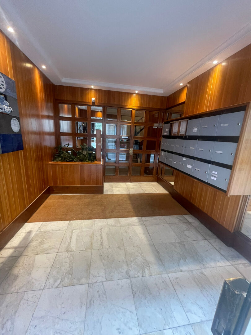 ALESIA 2 P  AU 5° ASC  AVEC BALCON  BON PLAN