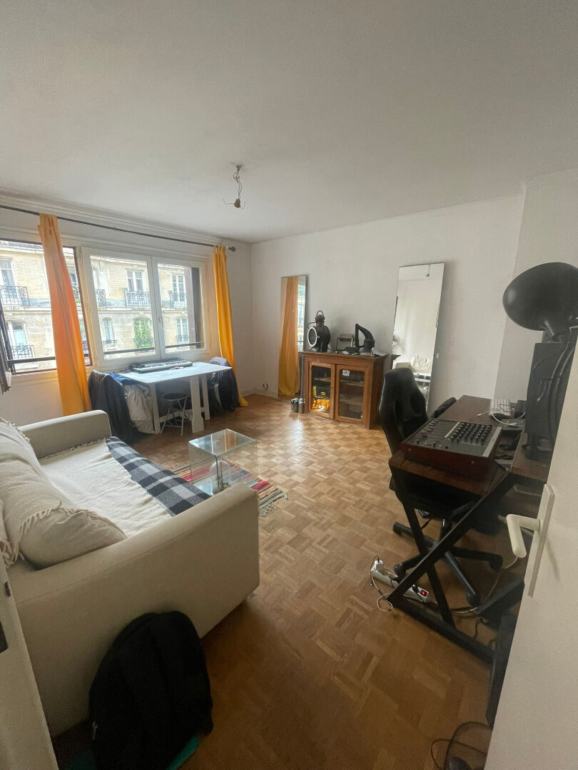 Photo ALESIA 2 P  AU 5° ASC  AVEC BALCON  BON PLAN image 2/6