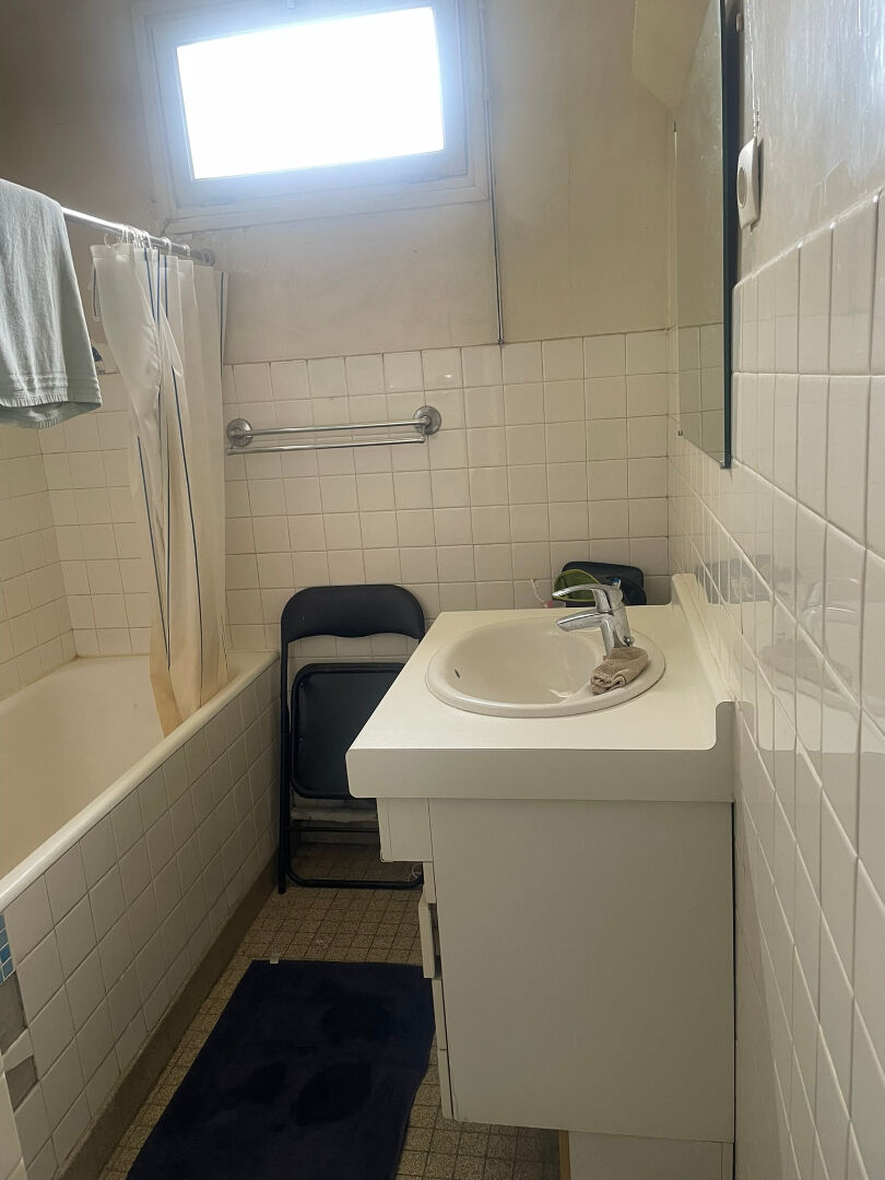 Photo ALESIA 2 P  AU 5° ASC  AVEC BALCON  BON PLAN image 6/6