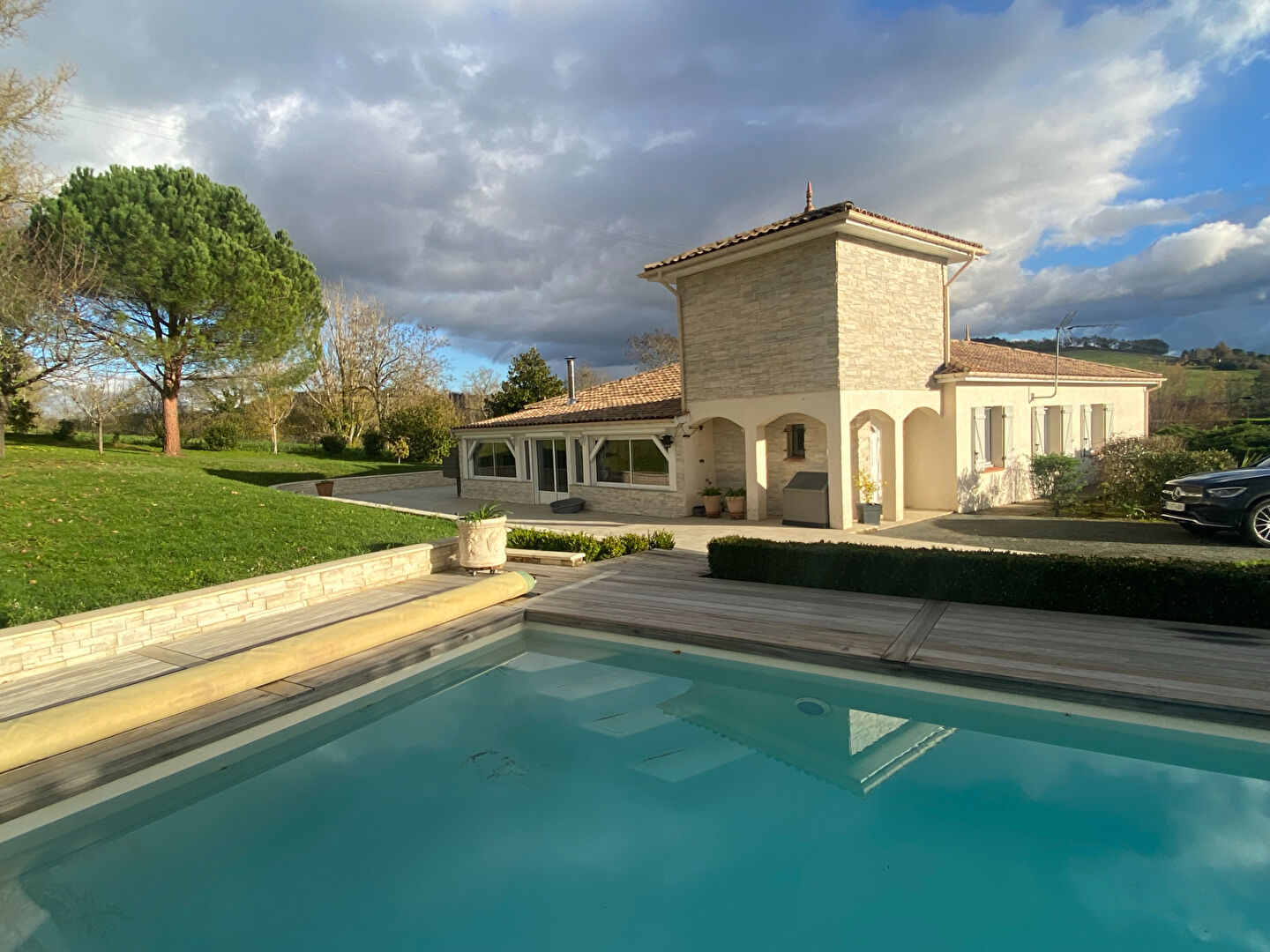 MAISON CONTEMPORAINE 5 CHAMBRES