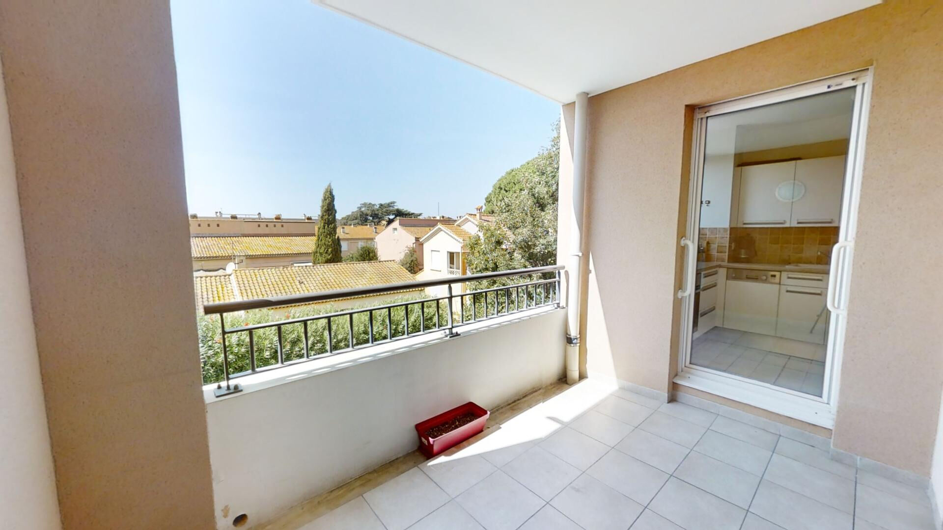 Photo Appartement Six Fours Les Plages 3 pièce(s) 62.23 m2 image 4/6