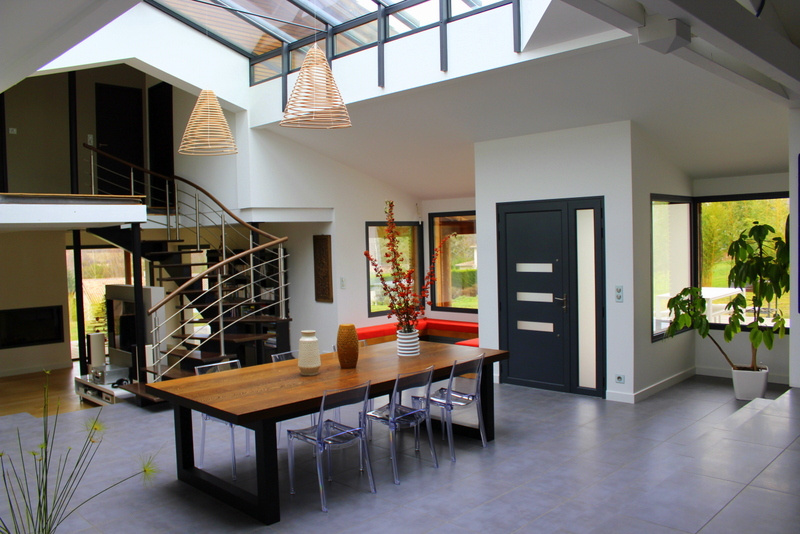 SECTEUR LATRESNE VILLA ATYPIQUE RECENTE AVEC DEPENDANCE