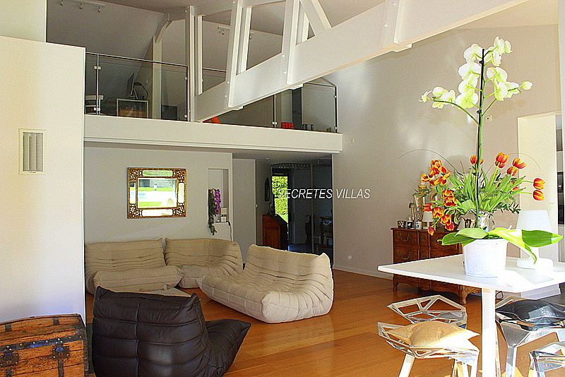 Photo BOULIAC 3MN SUPERBE VILLA AVEC PISCINE SUR TERRAIN 7000M2 image 3/6