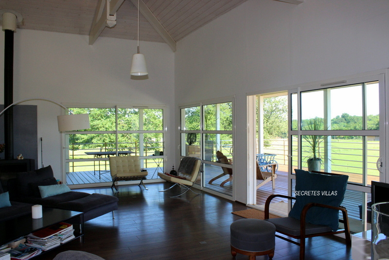 Photo BOULIAC 8MN BELLE VILLA CONTEMPORAINE SUR TERRAIN  7000M2 image 2/6