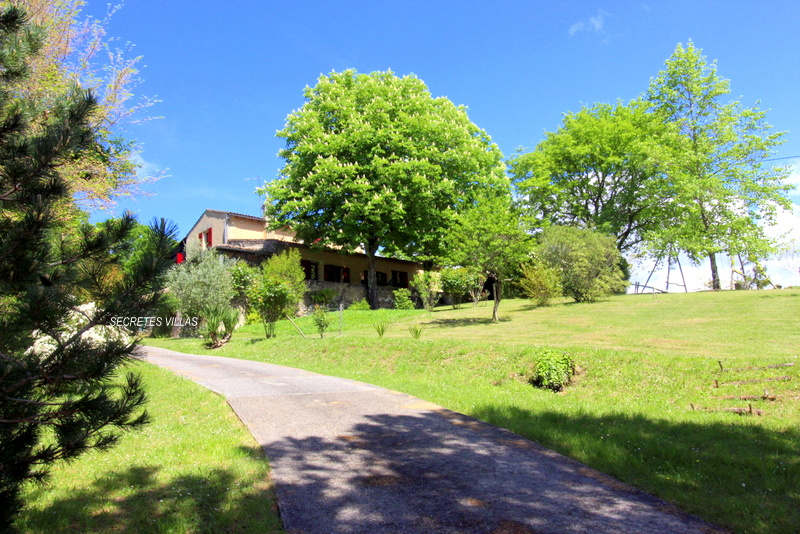 LATRESNE MAISON EN PIERRE 18EME SUR PARC 2,9HA AVEC VUE