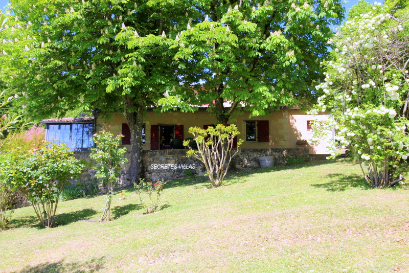 Photo LATRESNE MAISON EN PIERRE 18EME SUR PARC 2,9HA AVEC VUE image 2/6