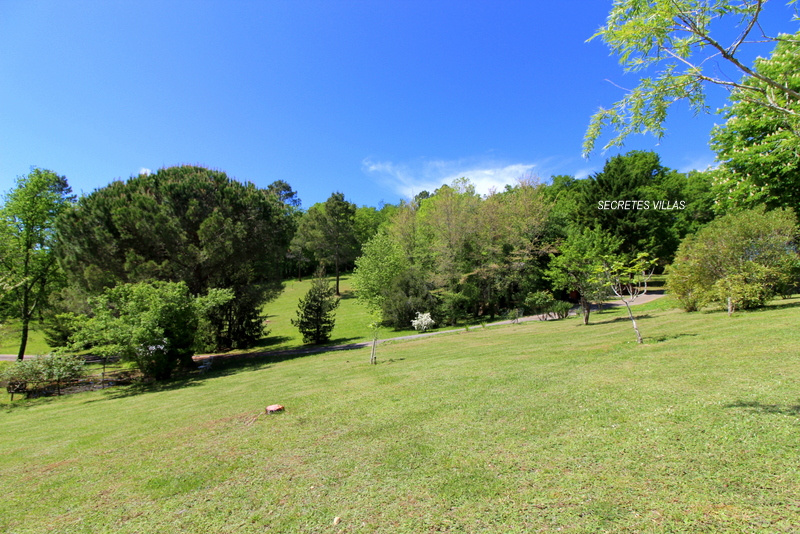 Photo LATRESNE MAISON EN PIERRE 18EME SUR PARC 2,9HA AVEC VUE image 5/6