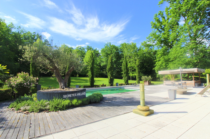 Photo POMPIGNAC PROPRIETE 540M2 BATI 302M2 HABITABLE PARC 2,3HA image 3/6