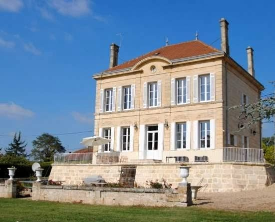 SAINT EMILION PROPRIETE DE 415M2 SUR PARC 1,25HA