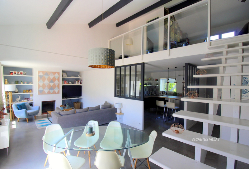 TRESSES JOLIE MAISON RENOVEE 135M2 AVEC PISCINE SUR 800M2