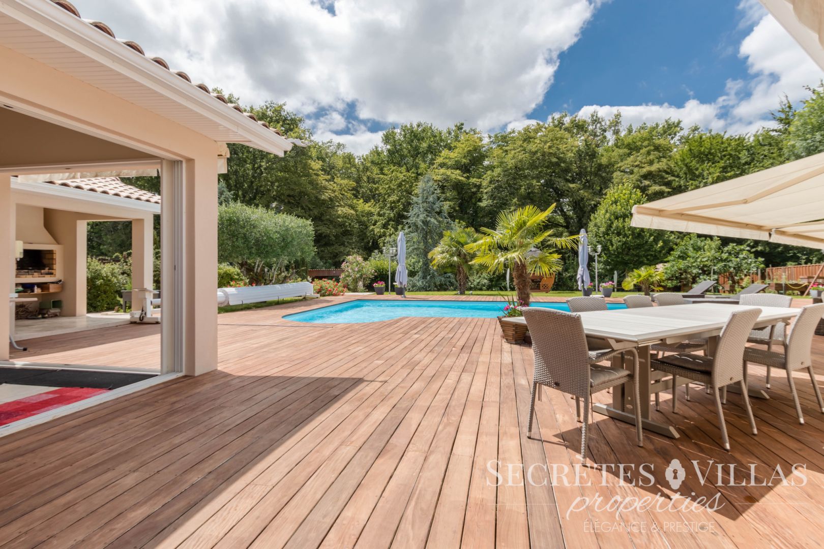  FARGUES SAINT HILAIRE BELLE  MAISON PLAIN PIED 250m2