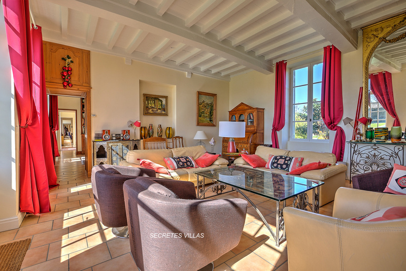 Photo BORDEAUX CHARMANTE LONGERE DU 16 ET 17 EME RESTAUREE 430M2 image 2/6