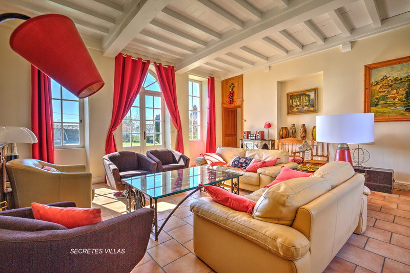 Photo BORDEAUX CHARMANTE LONGERE DU 16 ET 17 EME RESTAUREE 430M2 image 4/6