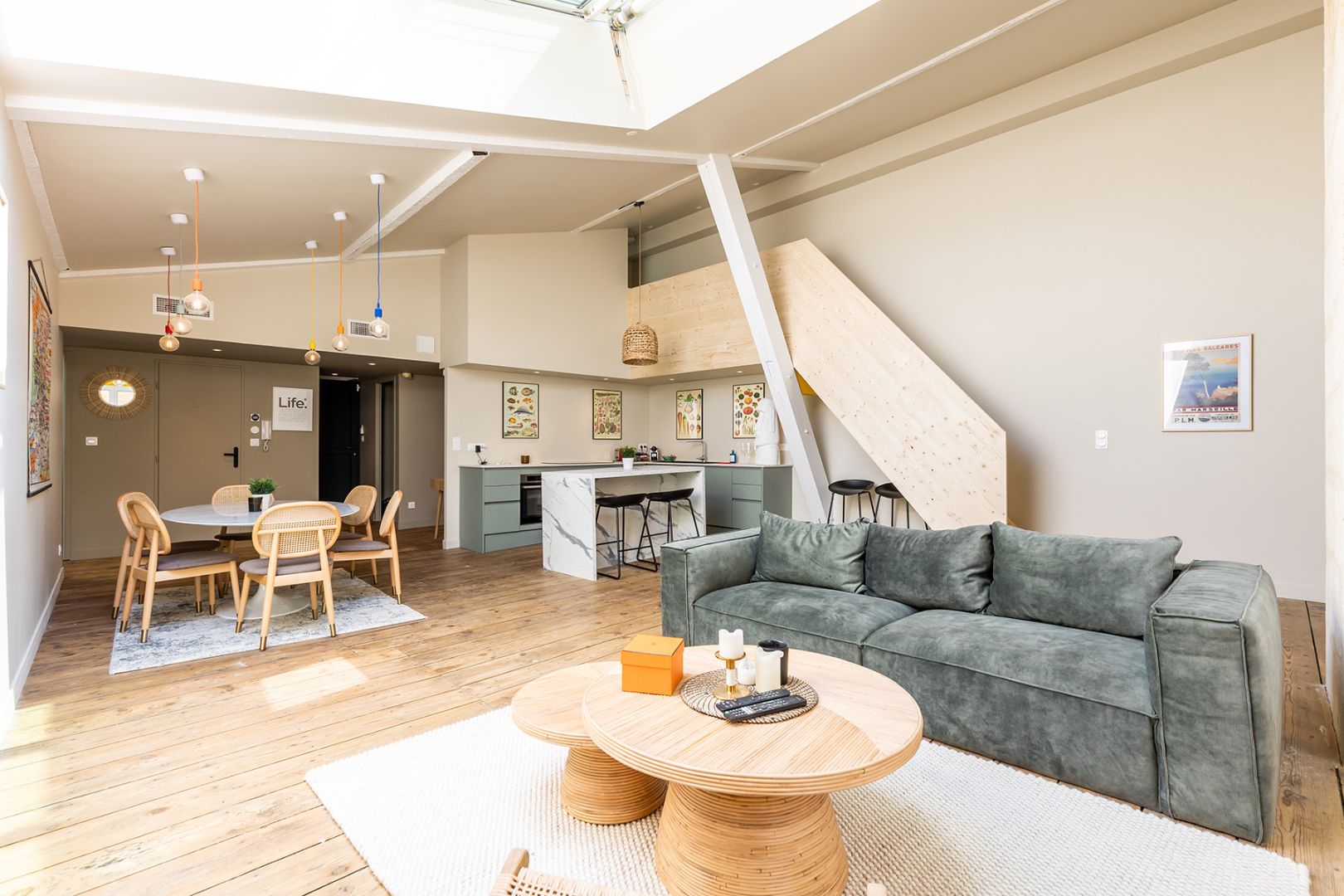 Photo BORDEAUX COEUR CHARTRONS DUPLEX 130M2 image 2/6