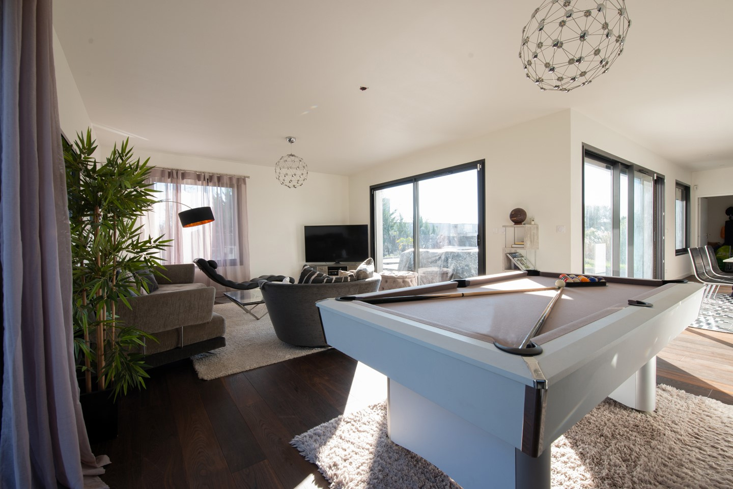 Photo HAUT BOULIAC VILLA CONTEMPORAINE 170M2 sur 2000M2 ET PISCINE image 5/6