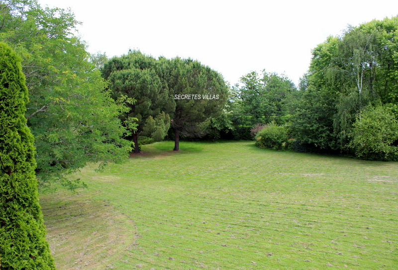 Photo FARGUES ST HILAIRE VILLA 251M2 TERRAIN 6000M2 ET PISCINE image 2/6