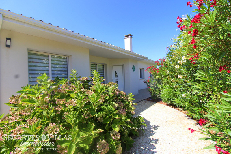 Photo LATRESNE VILLA  239M2 DONT  APPARTEMENT 80M2 SUR 1306M2 image 2/6