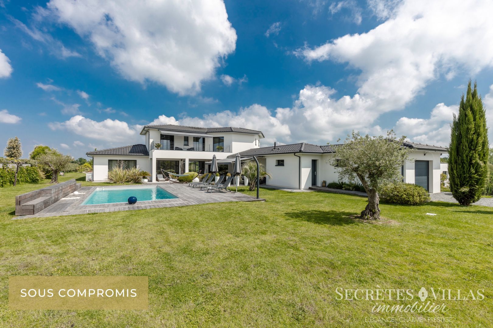 HAUT BOULIAC SUPERBE  VILLA CONTEMPORAINE 254M2 SUR 1992M2